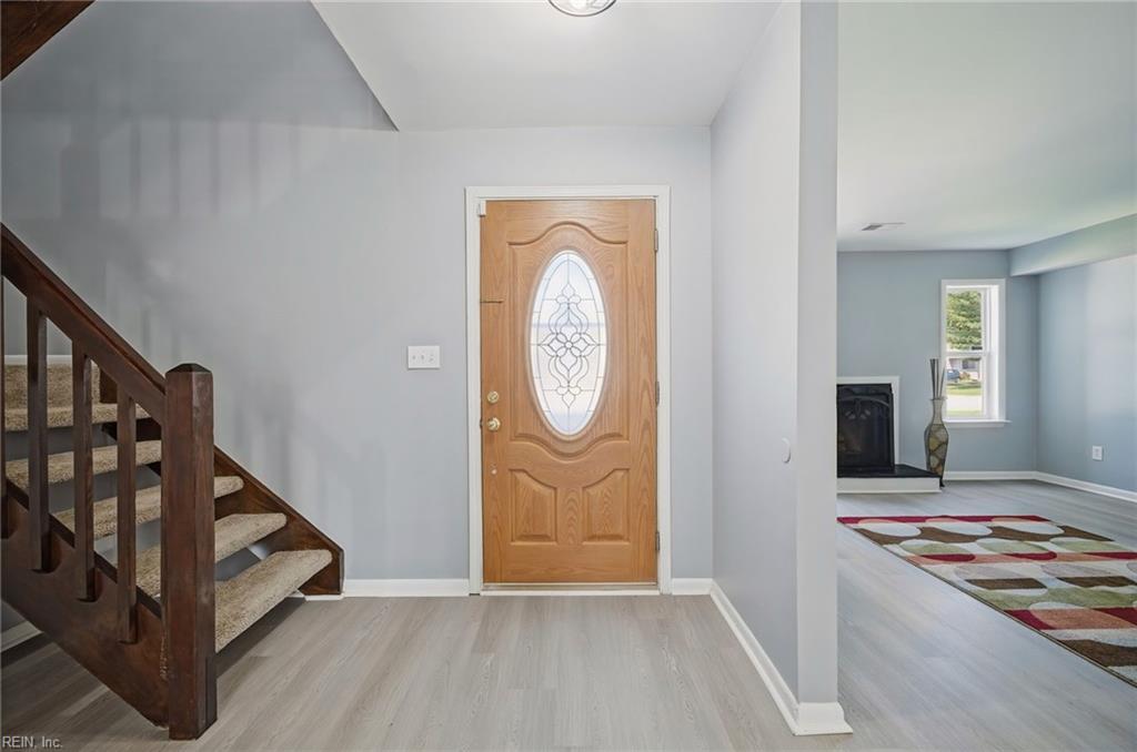 3819 Peachtree Ln Property Photo 5