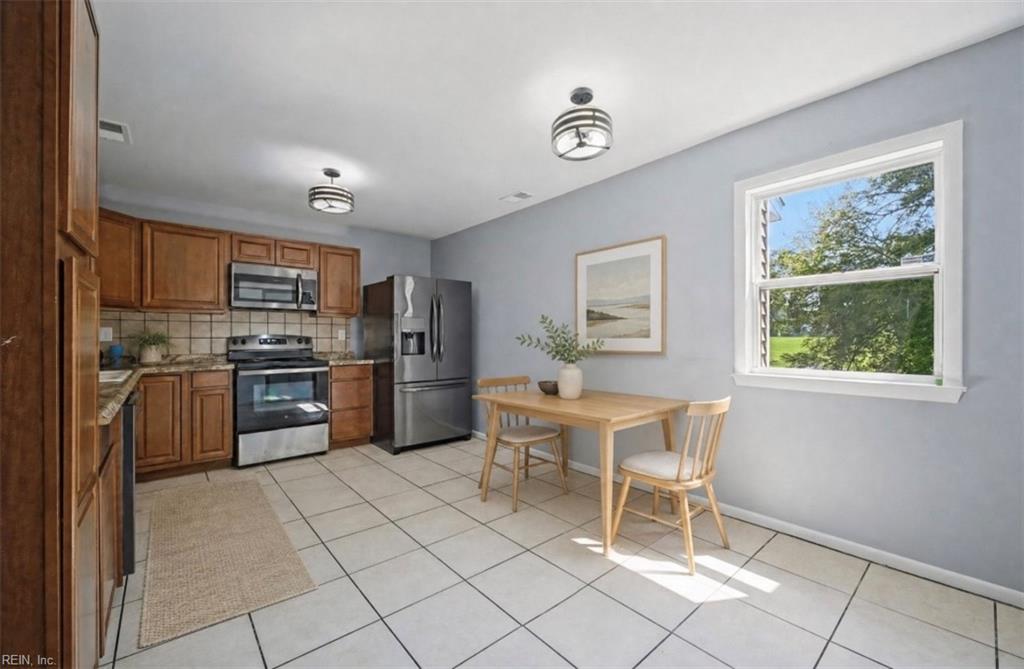 3819 Peachtree Ln Property Photo 12
