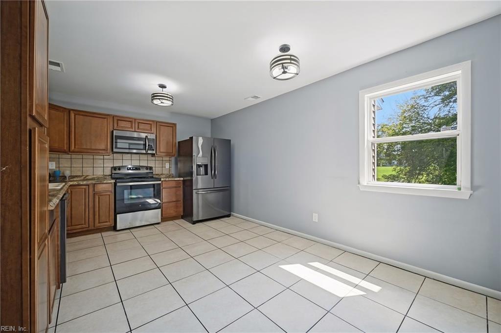 3819 Peachtree Ln Property Photo 13