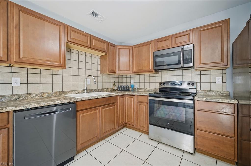3819 Peachtree Ln Property Photo 15