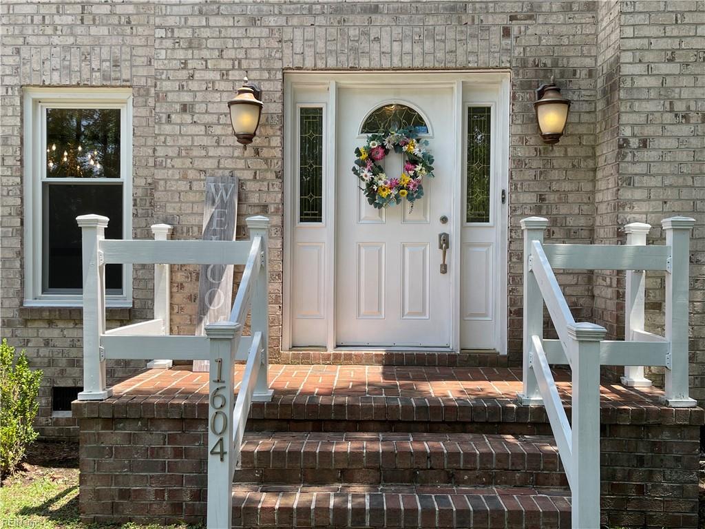 1604 Grey Friars Chse Property Photo 1