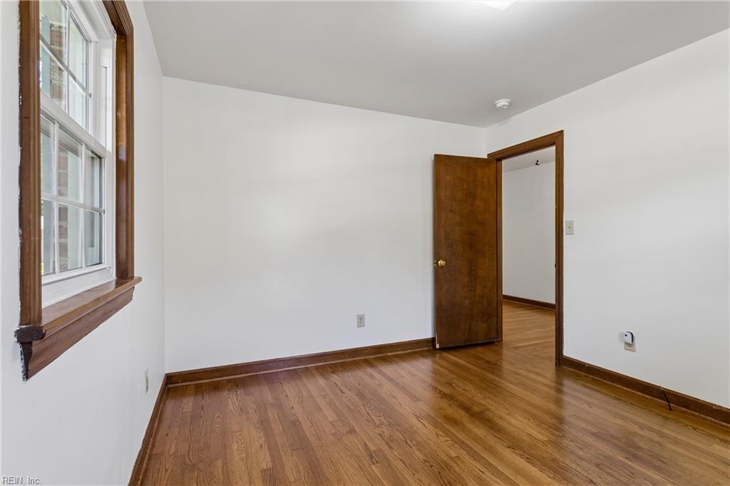 1667 Neptune Dr Property Photo 18