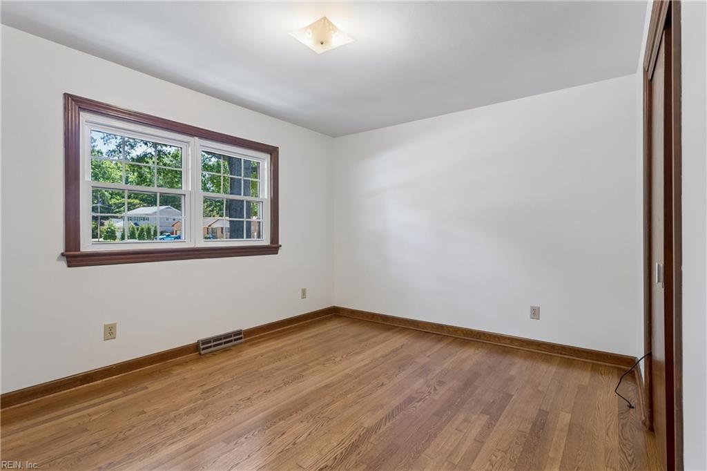 1667 Neptune Dr Property Photo 20