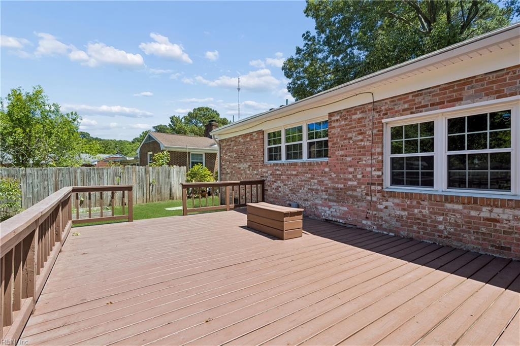 1667 Neptune Dr Property Photo 22