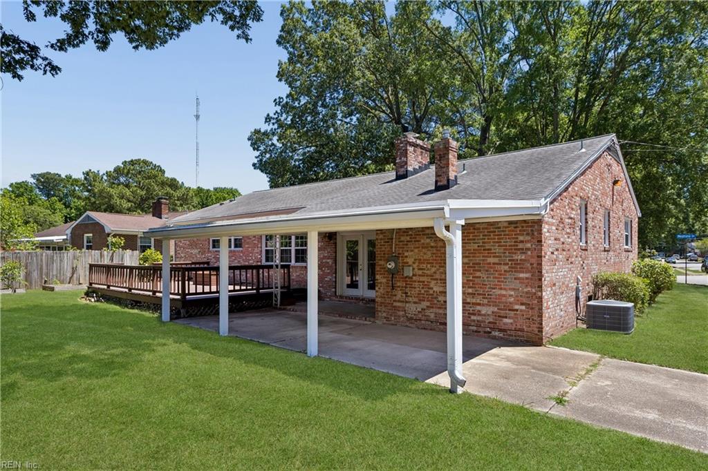 1667 Neptune Dr Property Photo 25
