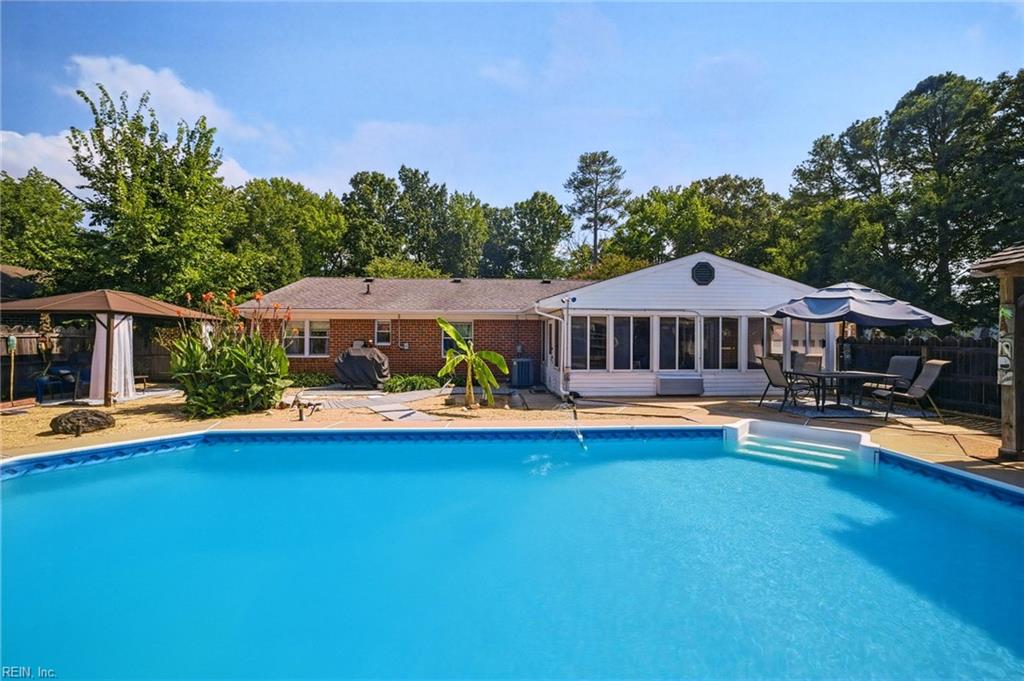 608 Brookside Ct Property Photo 1