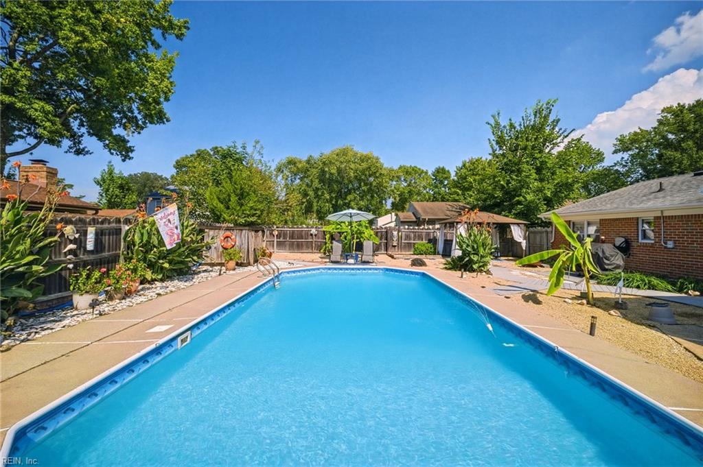 608 Brookside Ct Property Photo 4