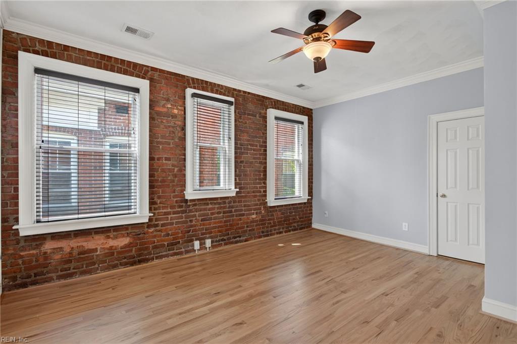 1315 Colonial Ave Property Photo 6