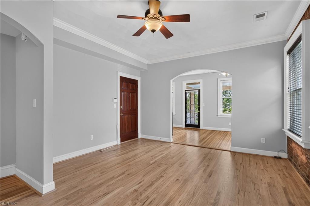 1315 Colonial Ave Property Photo 8