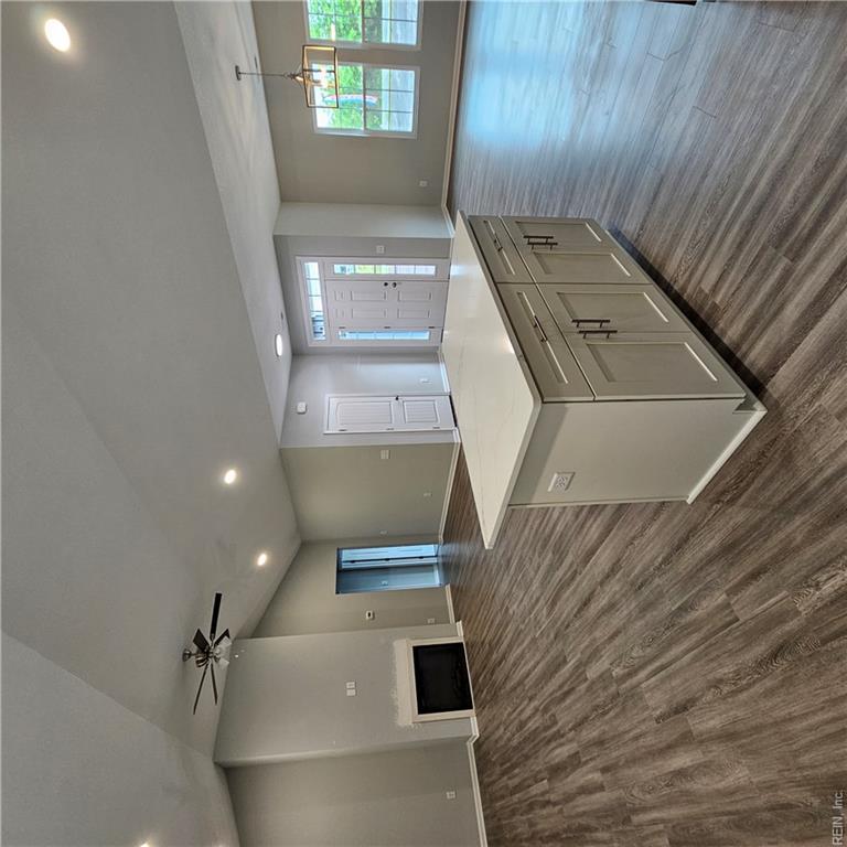 1140 Rountree Cres Property Photo 17