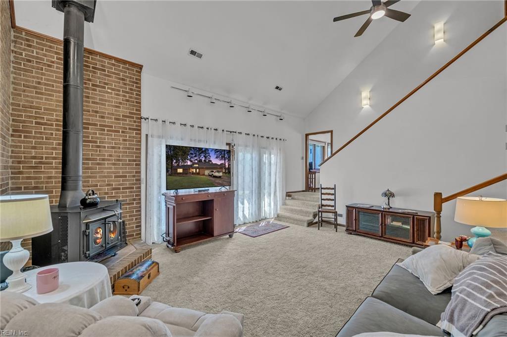 716 Montebello Cir Property Photo 7