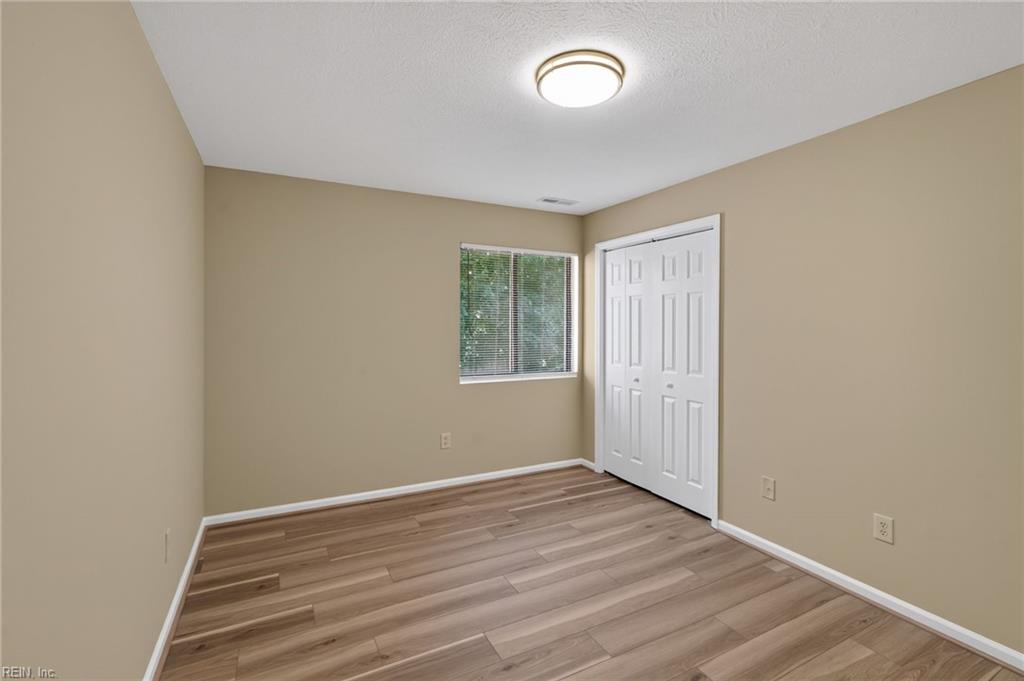 4008 Governors Sq Property Photo 16