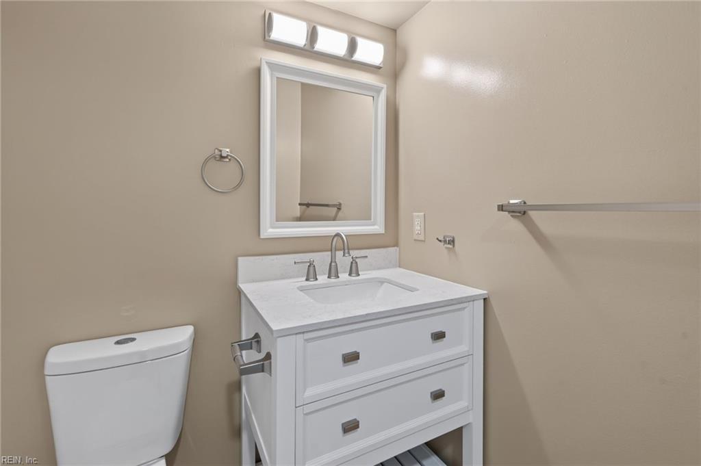 4008 Governors Sq Property Photo 22
