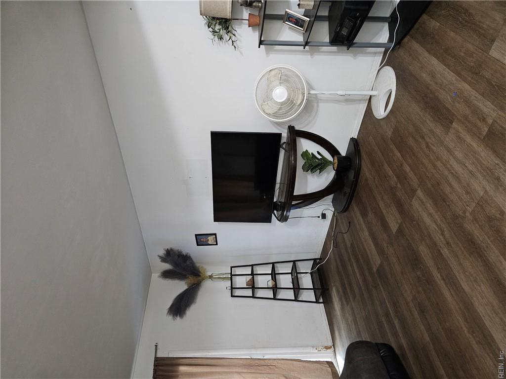 5769 W Hastings Arch Property Photo 6