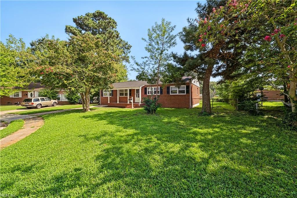 502 Regina Ct Property Photo 3