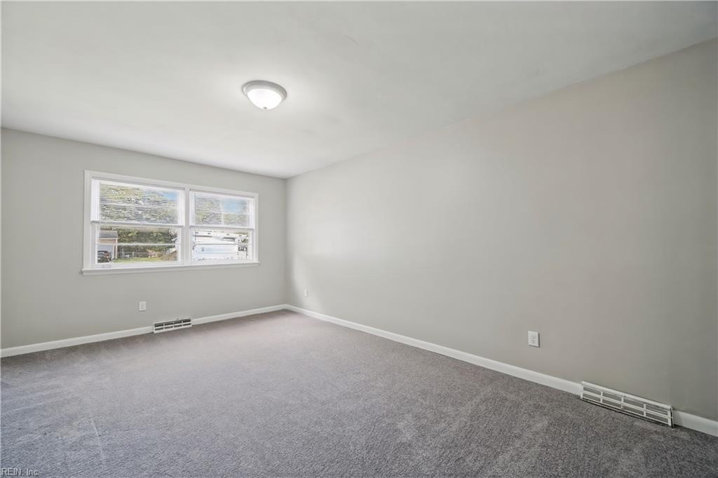 502 Regina Ct Property Photo 16