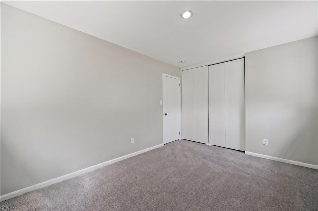 502 Regina Ct Property Photo 23