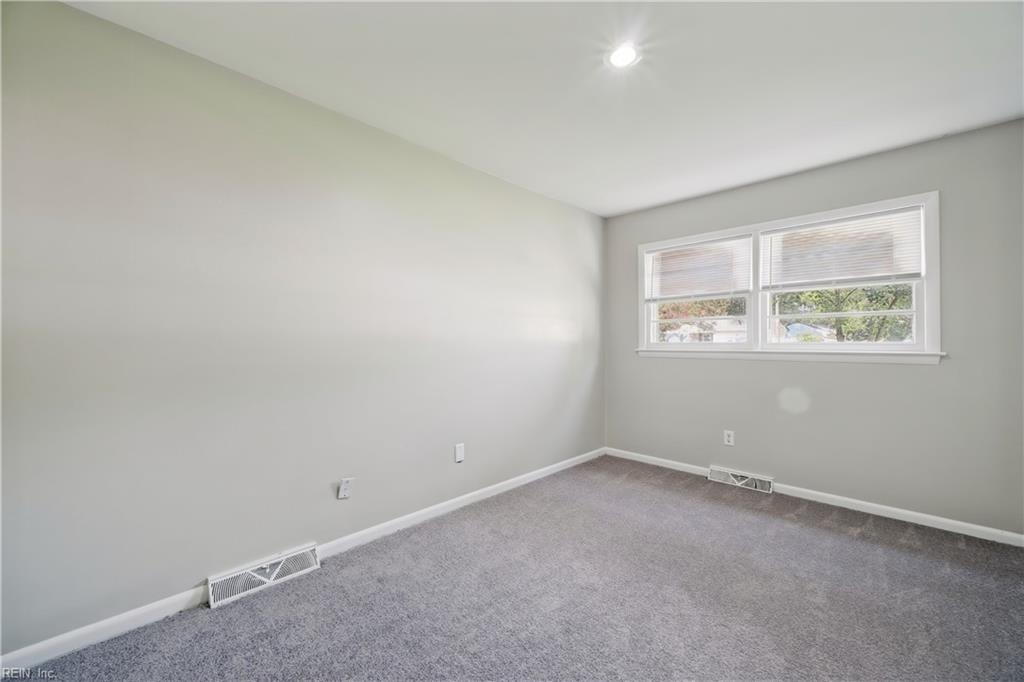 502 Regina Ct Property Photo 24