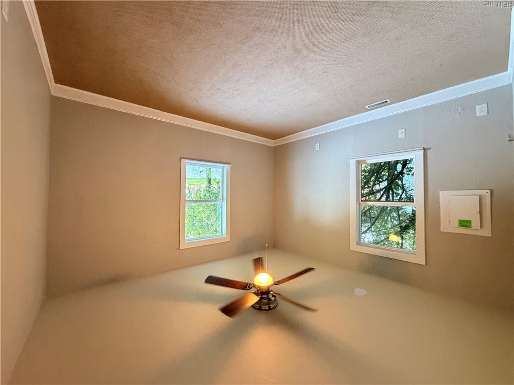1012 Jewell Ave Property Photo 5