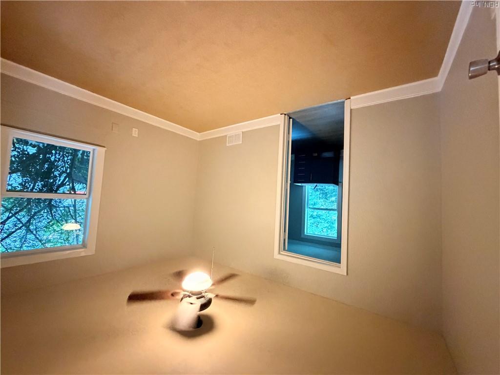 1012 Jewell Ave Property Photo 6