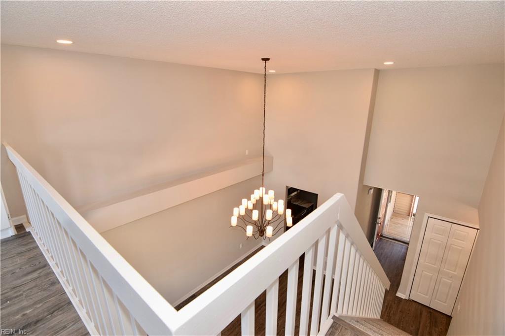 909 Gas Light Ln Property Photo 22