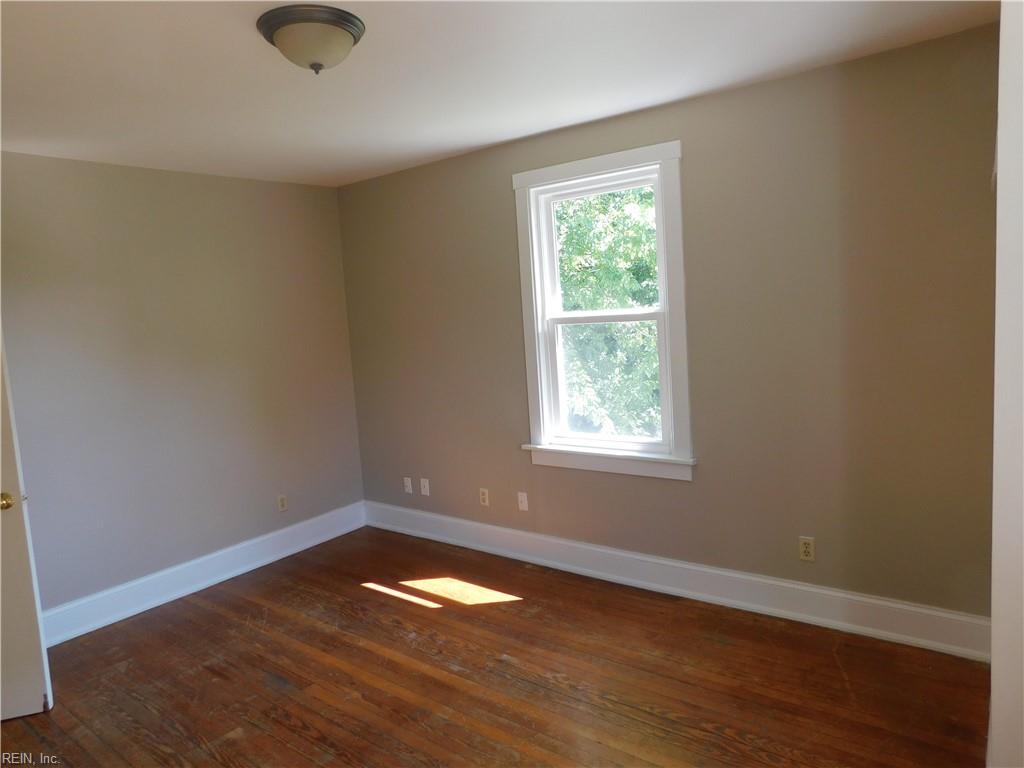 401 Forrest Ave Property Photo 25