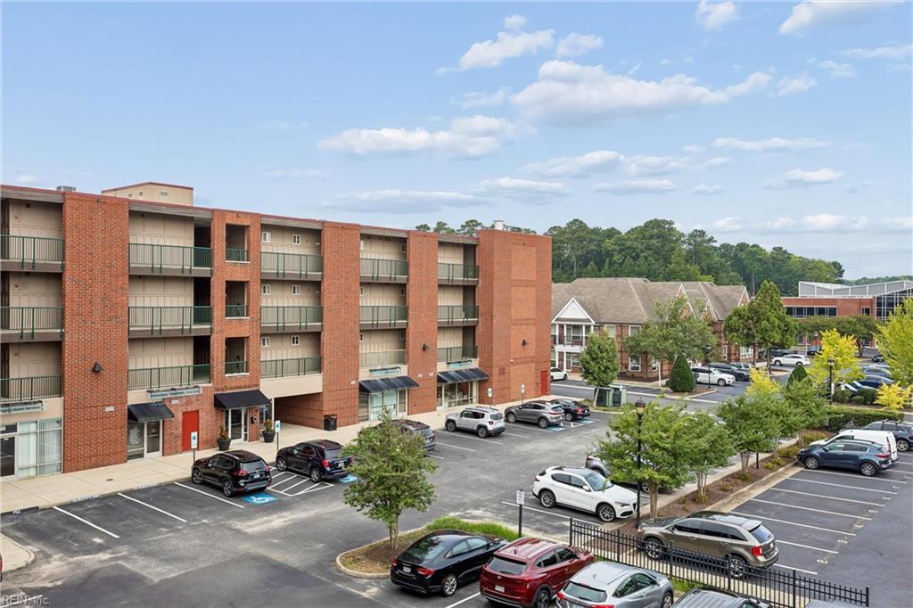 230 Nat Turner Blvd Property Photo 1