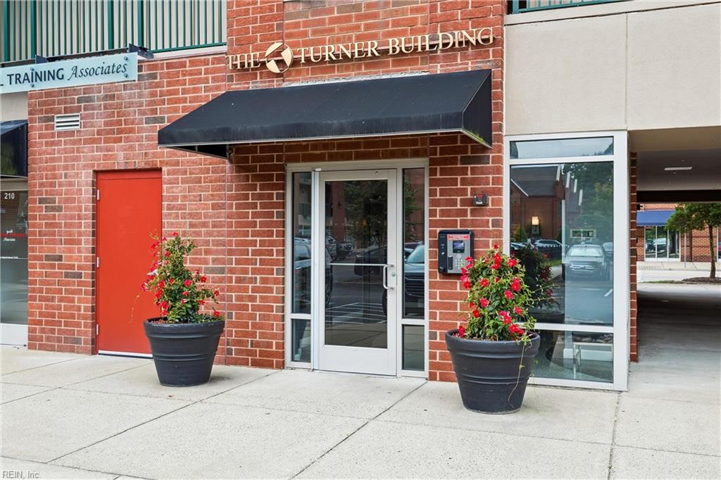 230 Nat Turner Blvd Property Photo 2