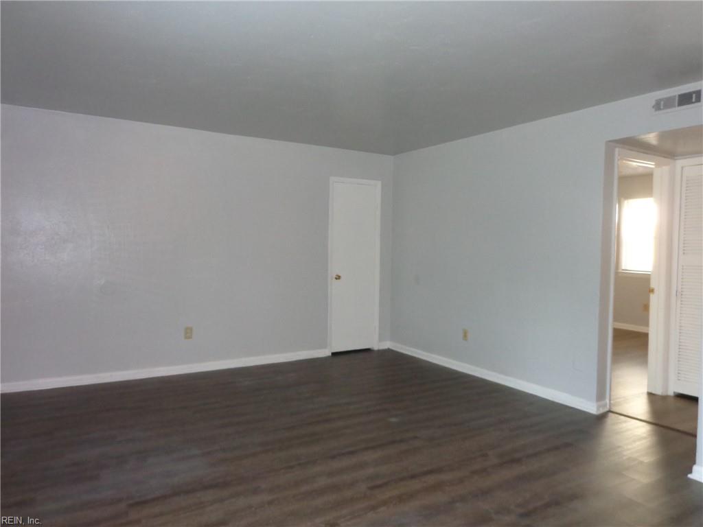 1428 Picadilly St Property Photo 4