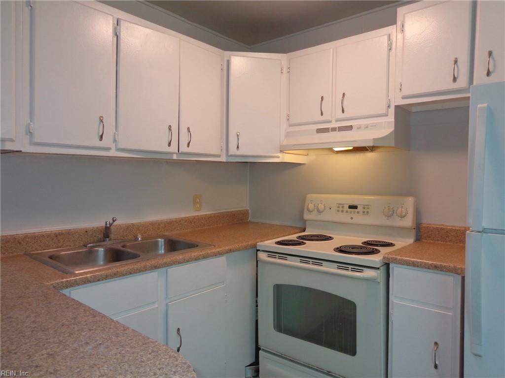 1428 Picadilly St Property Photo 6