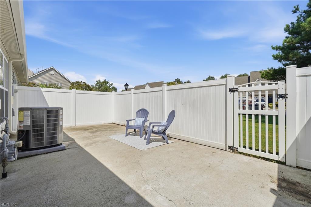 802 Devereaux Dr Property Photo 33