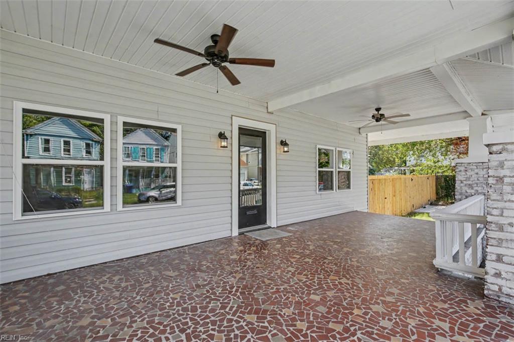1028 24th St Property Photo 10