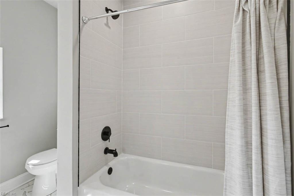 1028 24th St Property Photo 28
