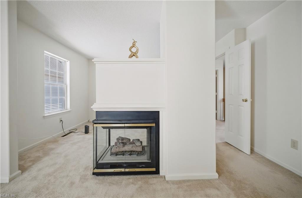952 Gas Light Ln Property Photo 18