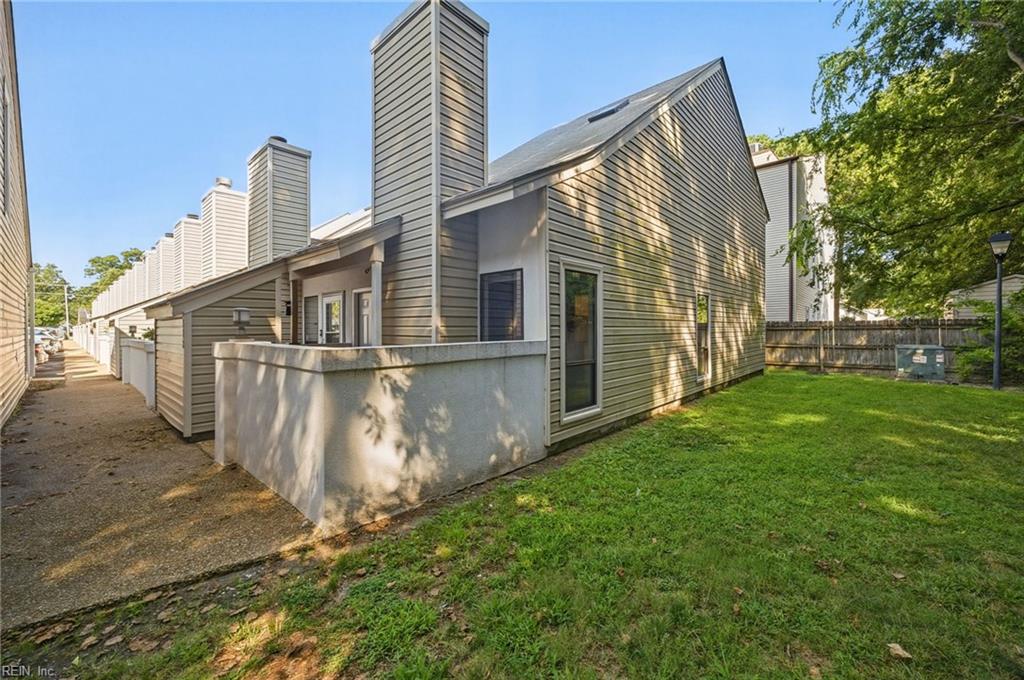 8576 Chesapeake Blvd Property Photo 4