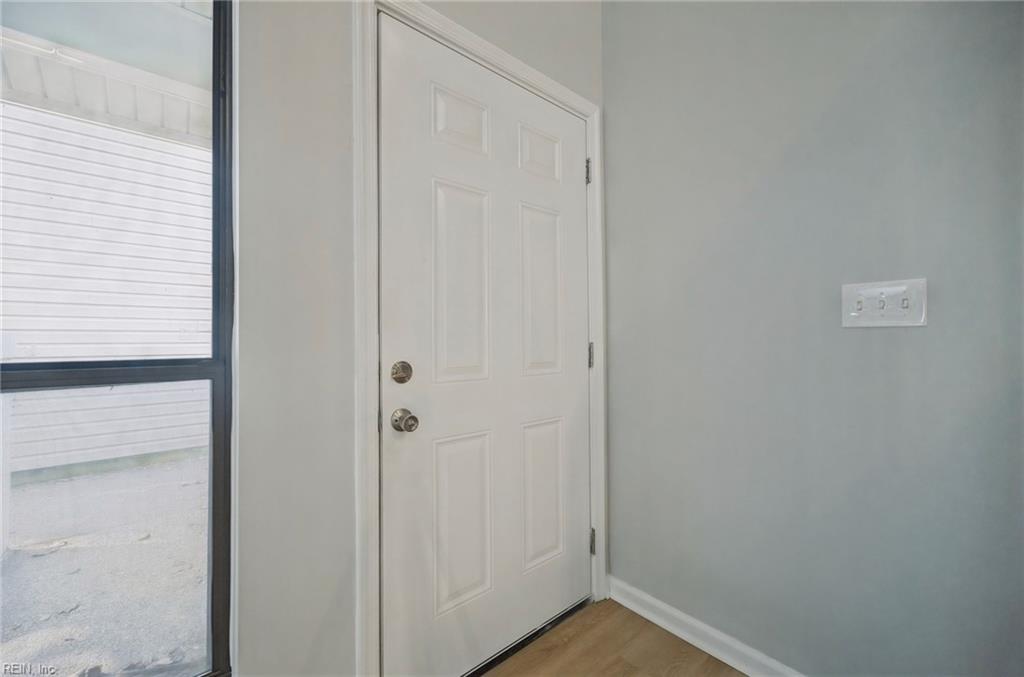 8576 Chesapeake Blvd Property Photo 7