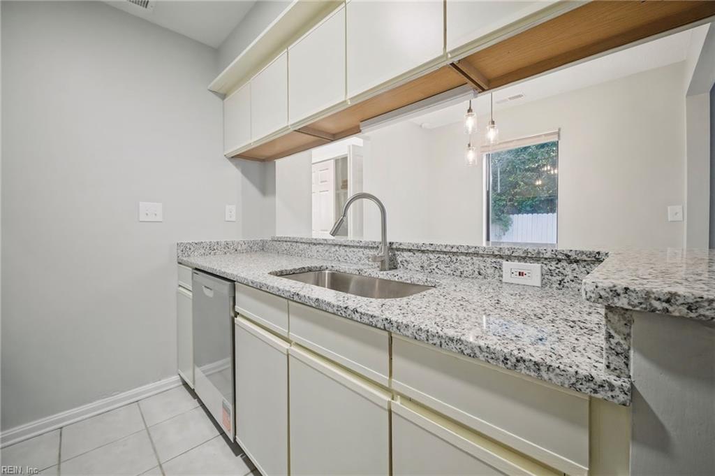 8576 Chesapeake Blvd Property Photo 15