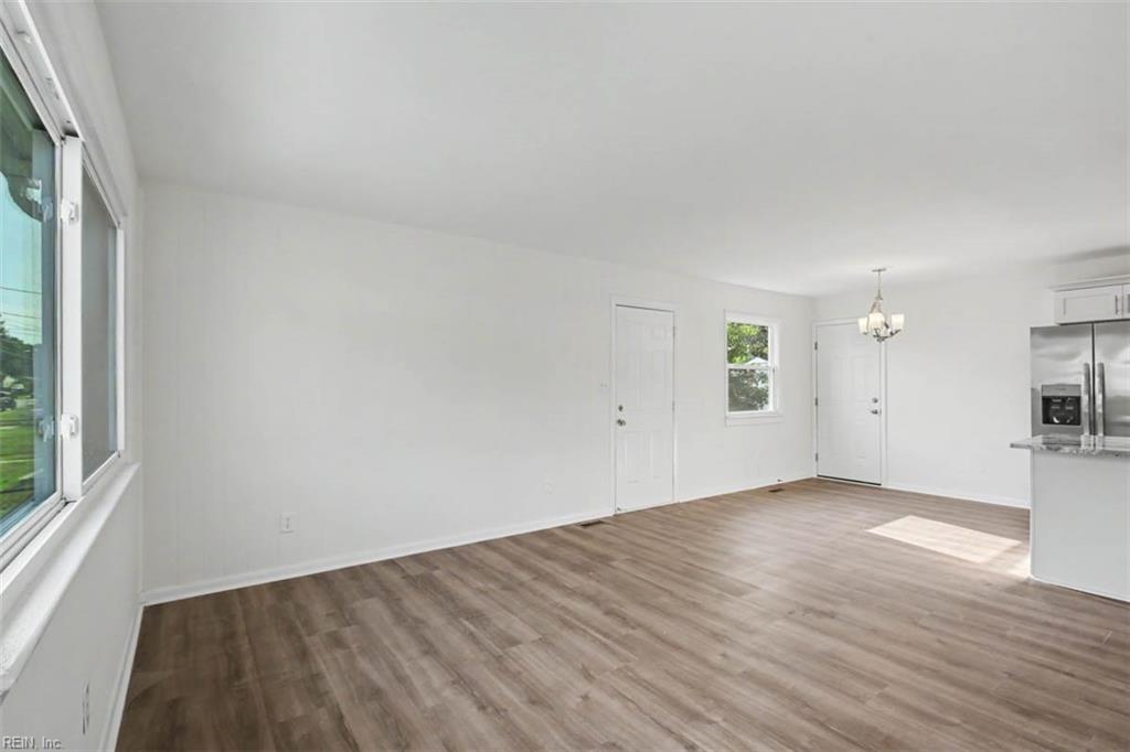 1115 77th St Property Photo 6