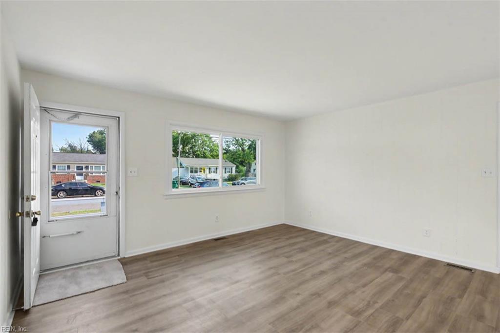 1115 77th St Property Photo 9