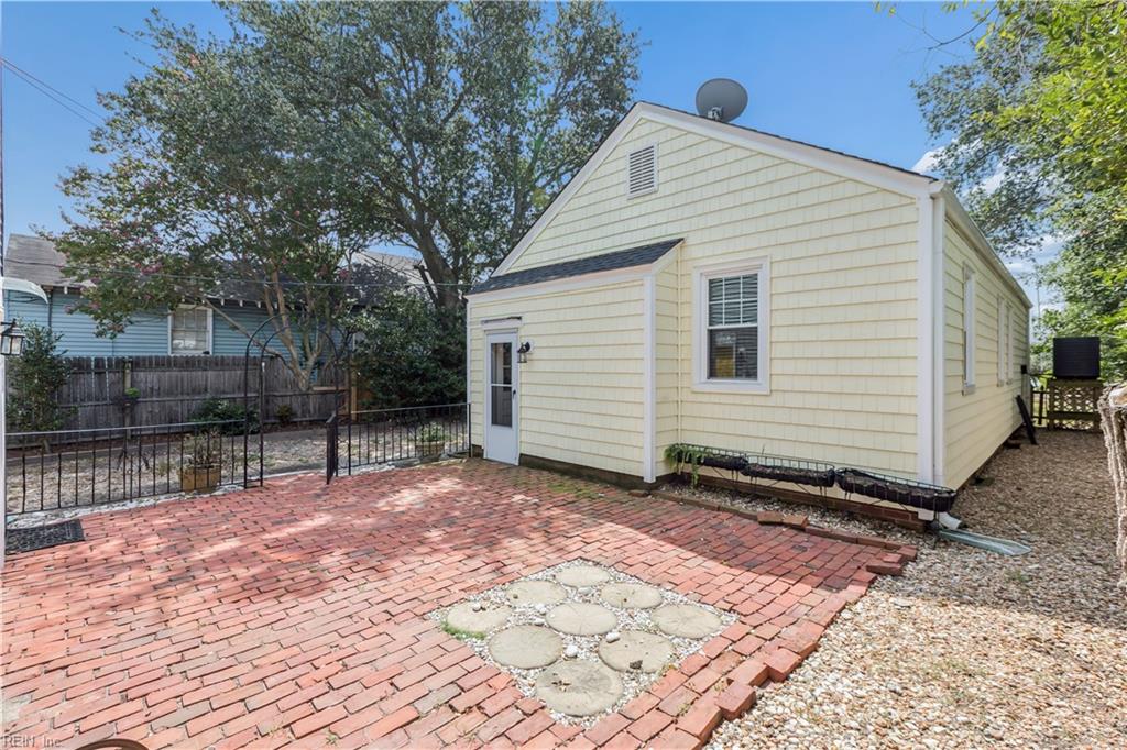 937 Little Bay Ave Property Photo 4