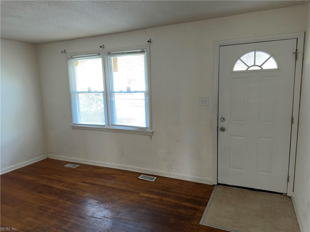 2918 Berkley Ave Property Photo 6