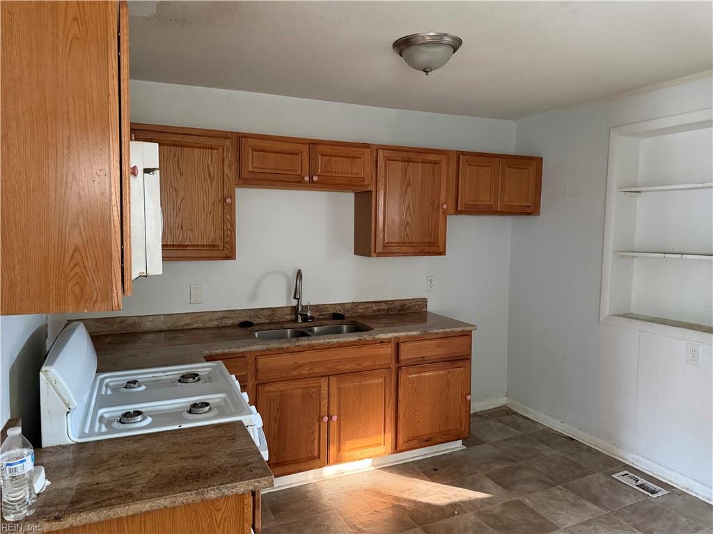 2918 Berkley Ave Property Photo 7