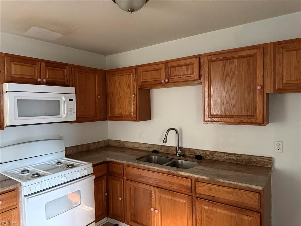 2918 Berkley Ave Property Photo 8