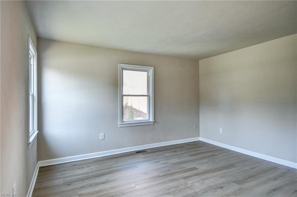 132 Cherry St Property Photo 9