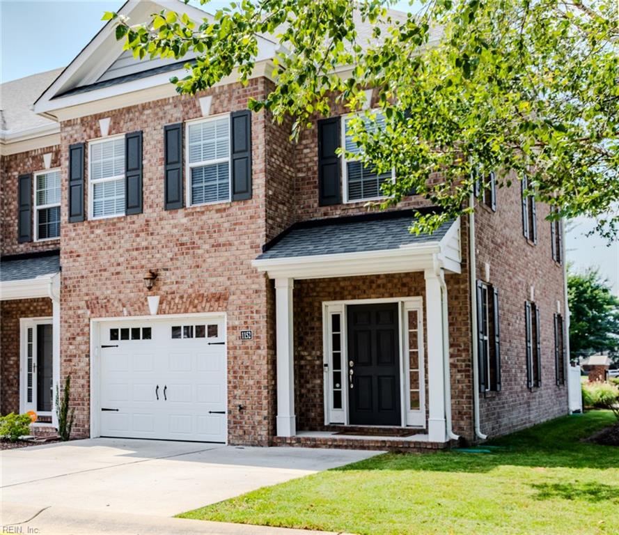 1152 Chatham LN