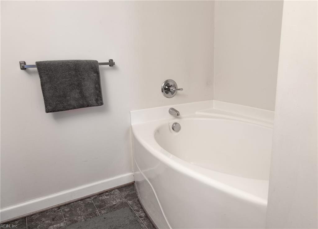 1152 Chatham Ln Property Photo 18