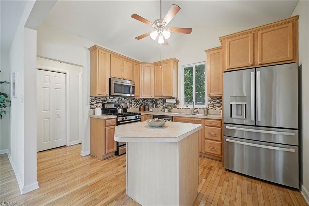805 Aragona Blvd Property Photo 4