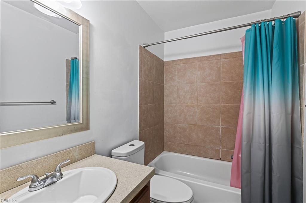 833 Windom Pl Property Photo 18