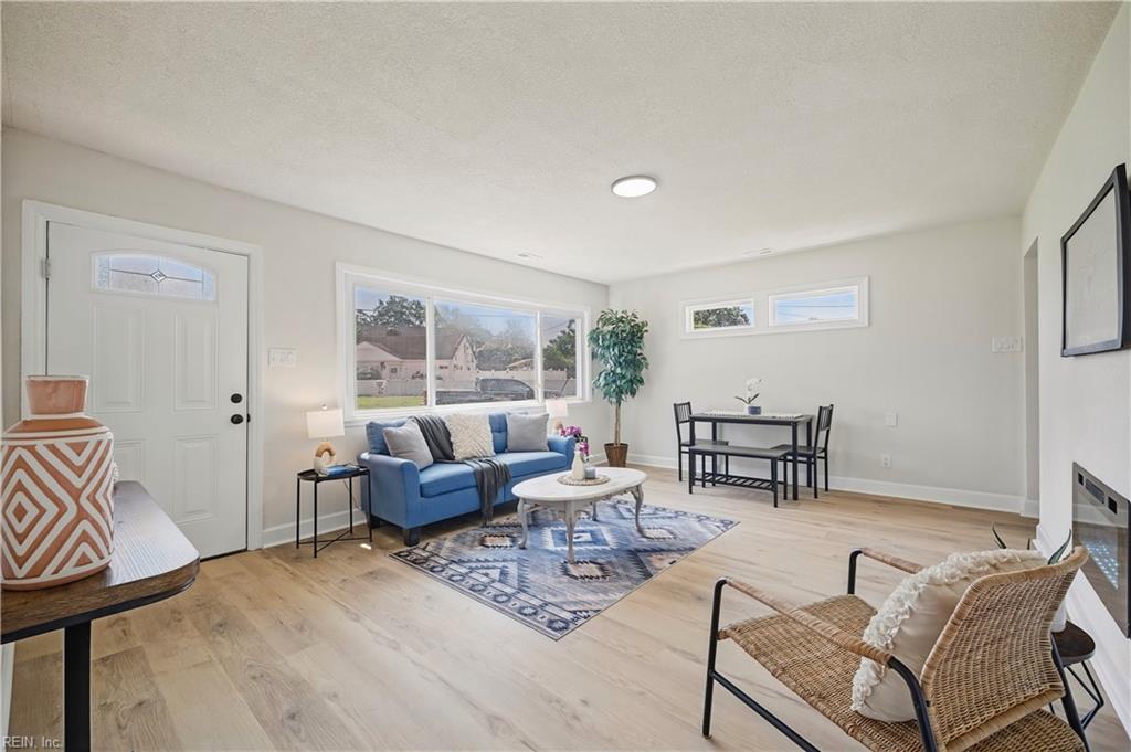 220 Castlewood Rd Property Photo 1