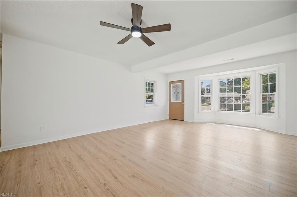 5004 Westgrove Cir Property Photo 5